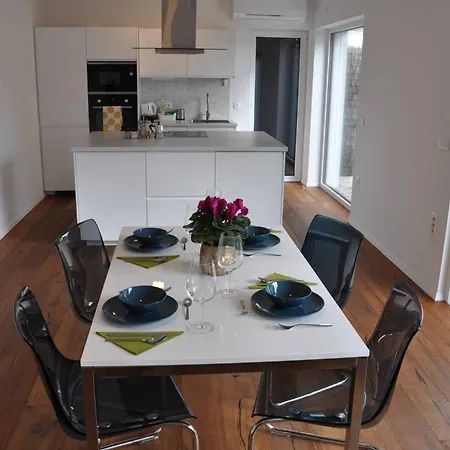 Trnovo Apartment *