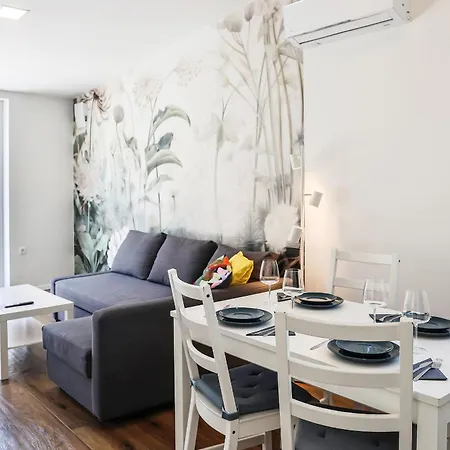 Trnovo Apartment *