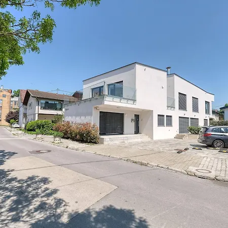 Trnovo Apartment